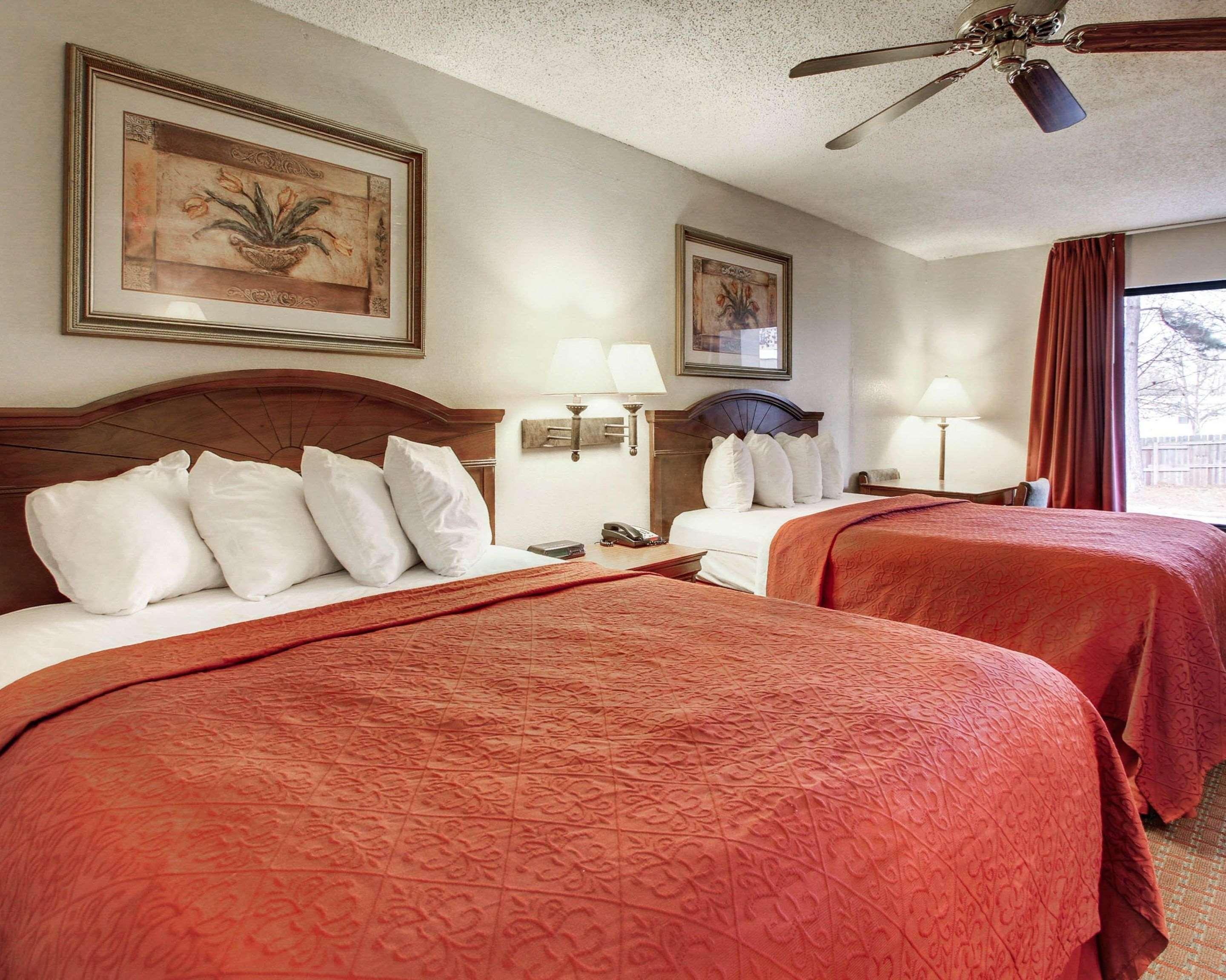 Quality Inn & Suites Clinton Luaran gambar