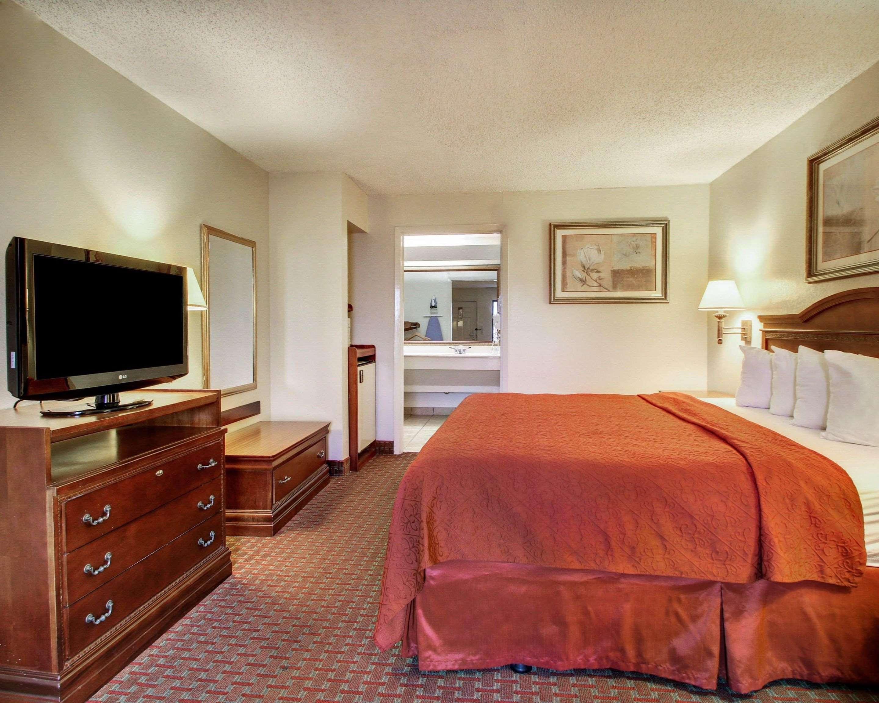 Quality Inn & Suites Clinton Luaran gambar