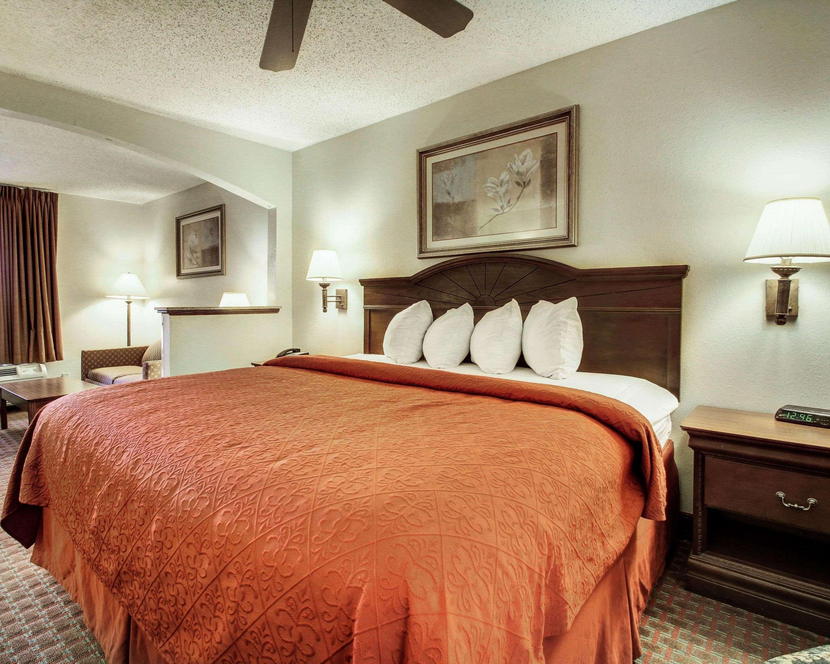 Quality Inn & Suites Clinton Luaran gambar